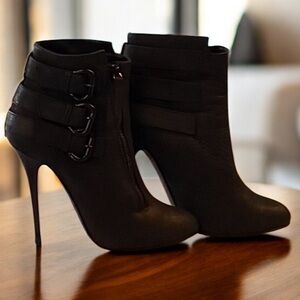 , Giuseppe Zanotti”stylish,Elegant  Lesther suede ankle boots US size 7,  EU37